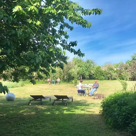 Gartenblick Im Schwalbennest
