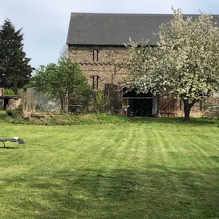 Gartenblick Im Schwalbennest *