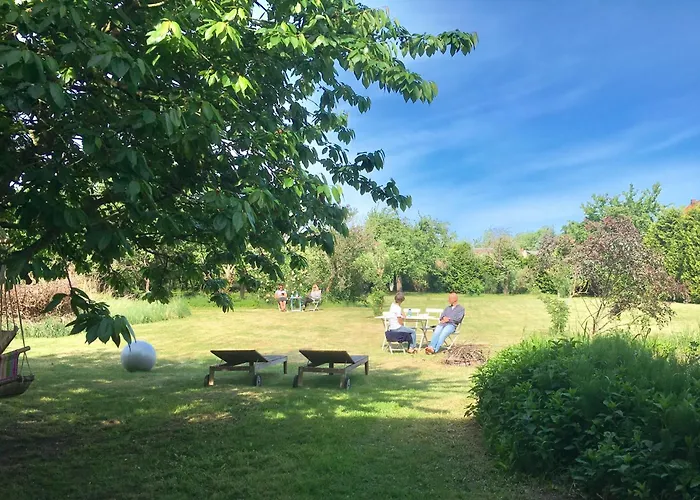 Gartenblick Im Schwalbennest