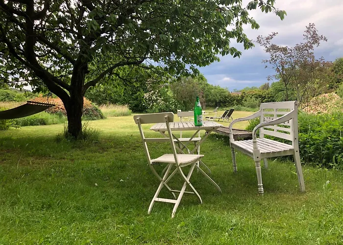 Gartenblick Im Schwalbennest *