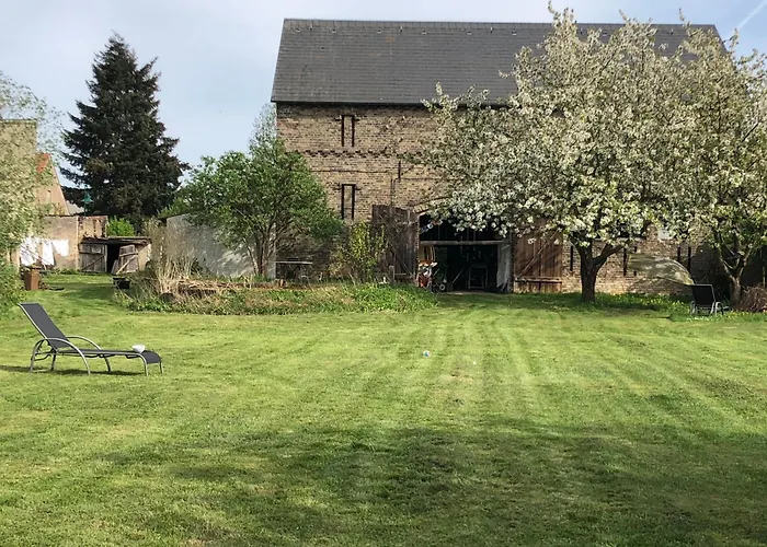 Gartenblick Im Schwalbennest *